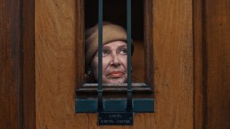 01 Tante Iki Still 03.00.24 uai Wytse Koetse