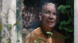 04 Tante Iki Still 00.43.19 uai Wytse Koetse