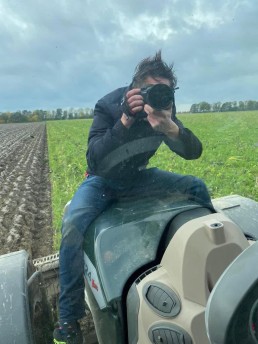 2020 Foto Wytse aan het werk Flevopolder 03 uai Wytse Koetse